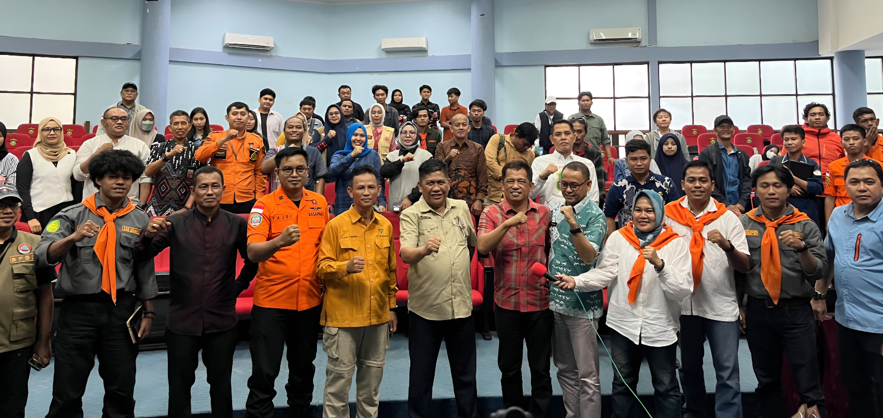 Seminar Kebencanaan dan Aksi Donor Darah Peringatan HUT SAR UNHAS